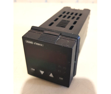 JUMO 703011/10-001-000-000-23/000 Temperature Regulator. B18/257